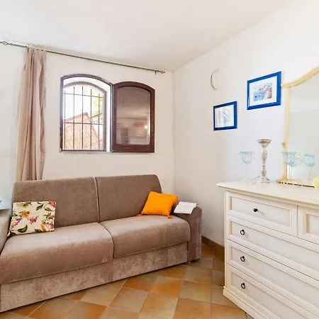 Casa vacanze Holiday In Torremezzo Di Falconara Near Beach Falconara Albanese