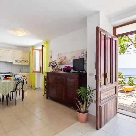 Holiday In Torremezzo Di Falconara Near Beach Casa vacanze Falconara Albanese
