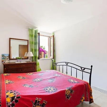 Casa vacanze Holiday In Torremezzo Di Falconara Near Beach *