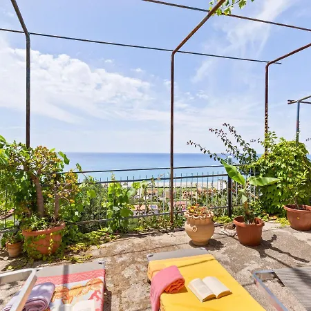 Holiday In Torremezzo Di Falconara Near Beach Casa vacanze
