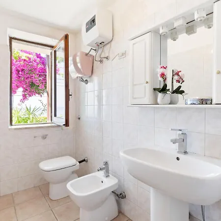 Holiday In Torremezzo Di Falconara Near Beach Casa vacanze